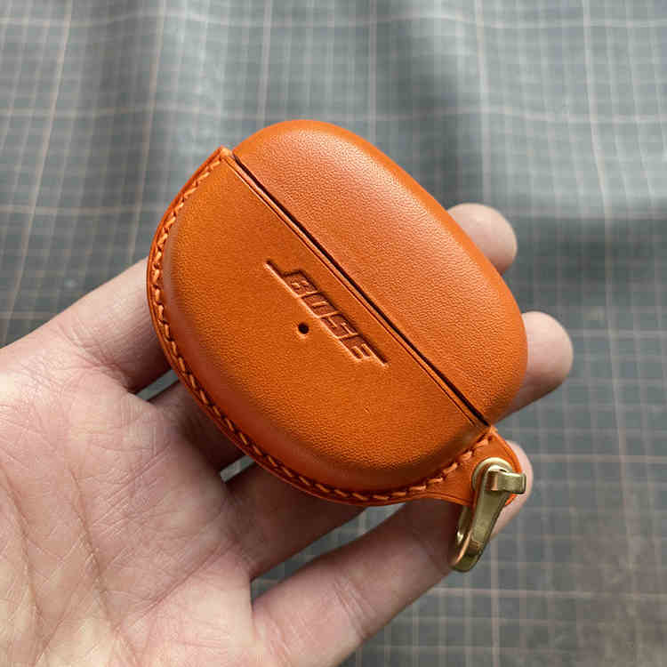 customized-handcraft-vegetable-tanned-genuine-leather-wireless-earbuds-case-for-Bose-quitecomfort-ultra-with-side-ring-orange