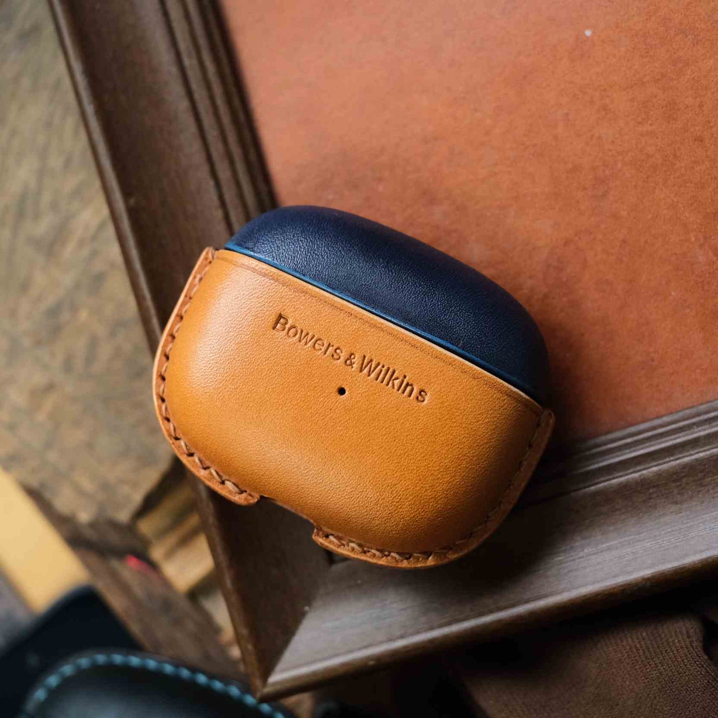 Tasche für Bowers & Wilkins Pi8 Pi6 aus echtem Leder für drahtlose Kopfhörer von Handcraft